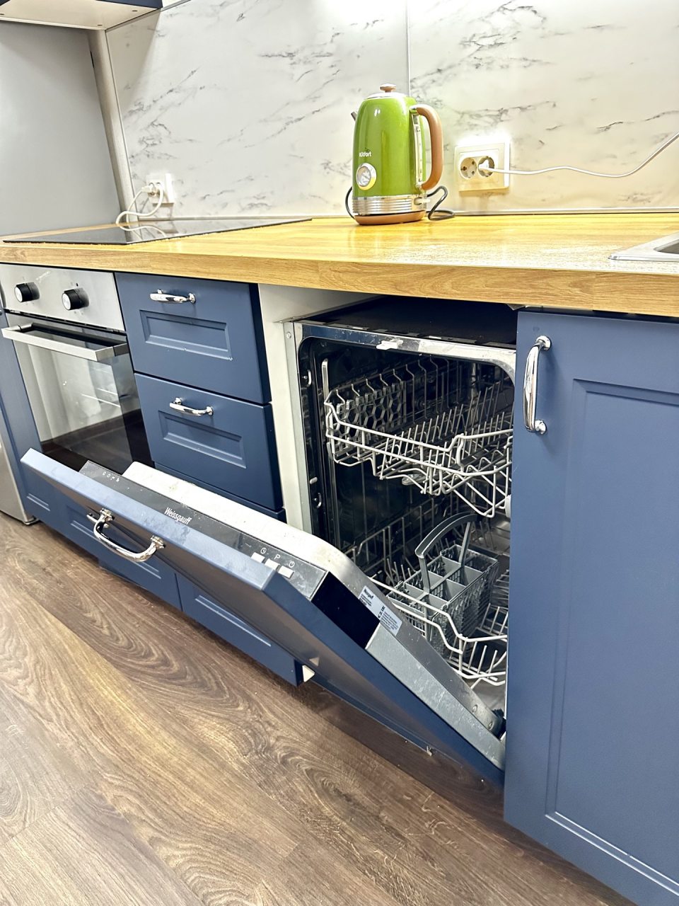 Апартаменты (Рядом с центром в ЖК Пульс на набережной), Апартаменты на Ультрамариновой 10