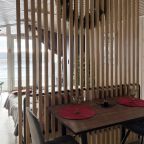 Интерьер дома с верандой