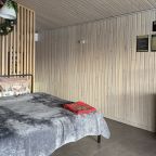 Интерьер дома с верандой