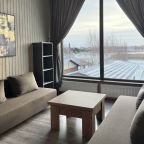 Гостиная зона на втором этаже семейного дома