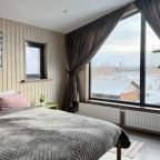 Вторая спальная на втором этаже семейного дома