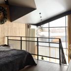 Второй этаж двухуровневого номера люкс