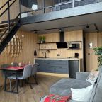 Первый этаж двухуровневого номера люкс