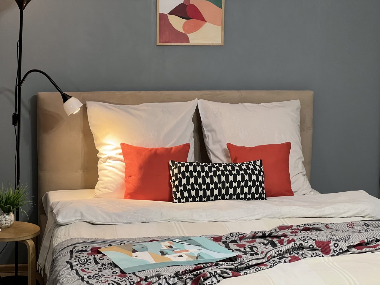 Апартаменты ART ROОM в минуте от метро Молодежная, Москва