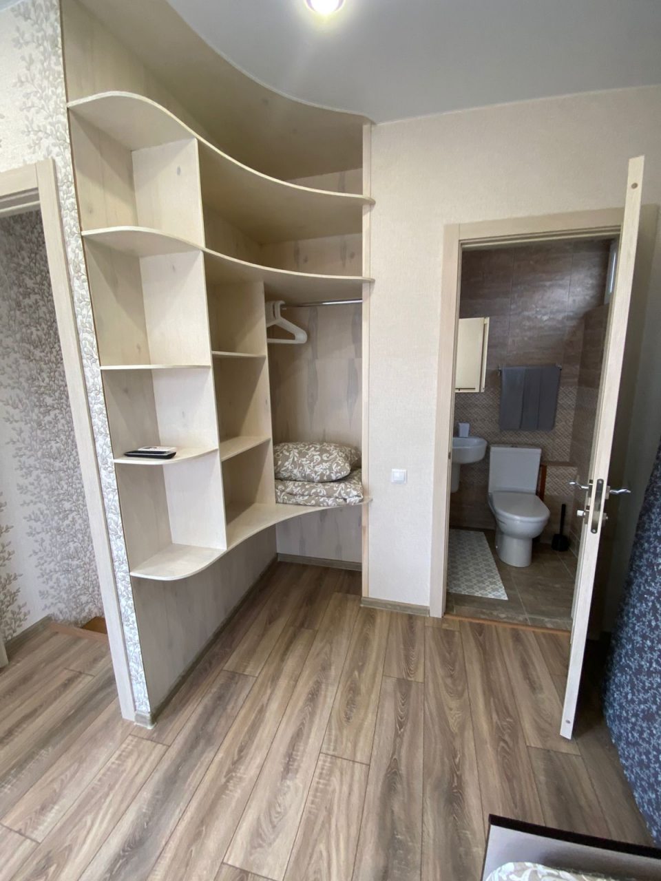 Апартаменты (Апартаменты №1), Гостиница Сосна