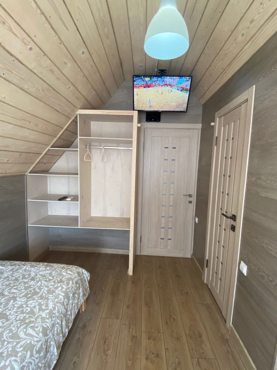 Апартаменты (Апартаменты № 5), Гостиница Сосна