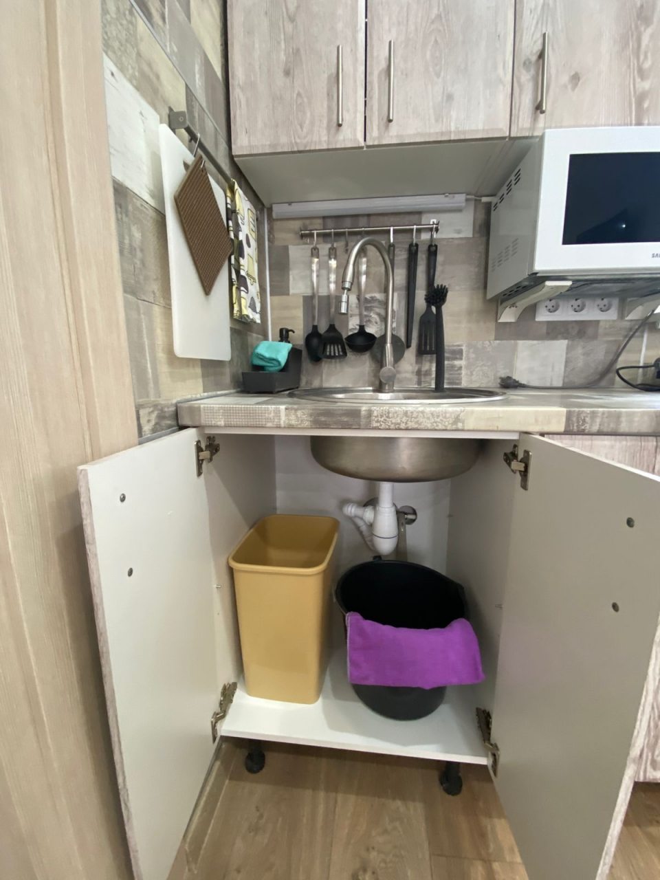 Апартаменты (Апартаменты № 6), Гостиница Сосна