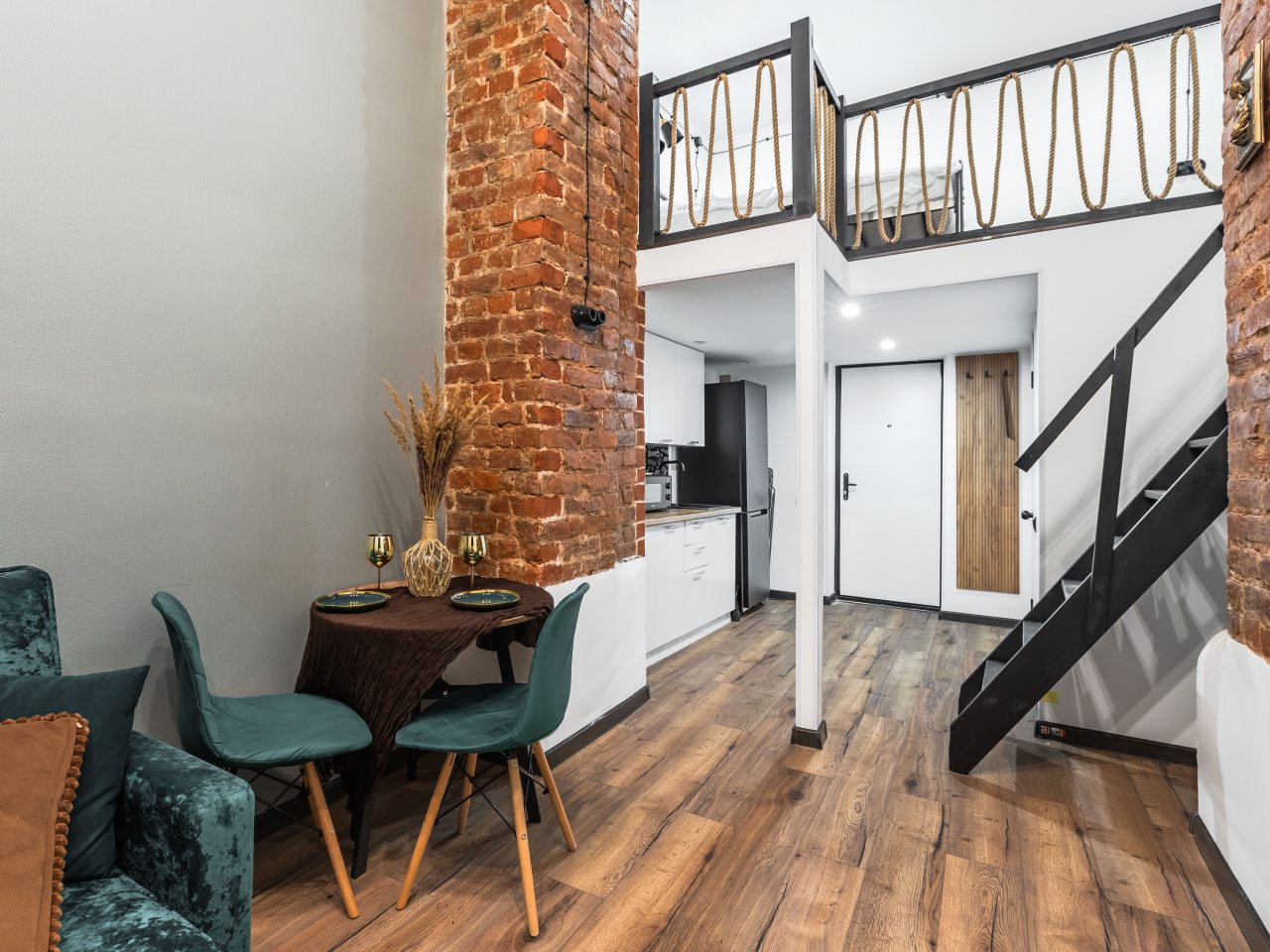 Апартаменты (Студия 1912 на Жуковского №3), Апартаменты 1912 на Жуковского