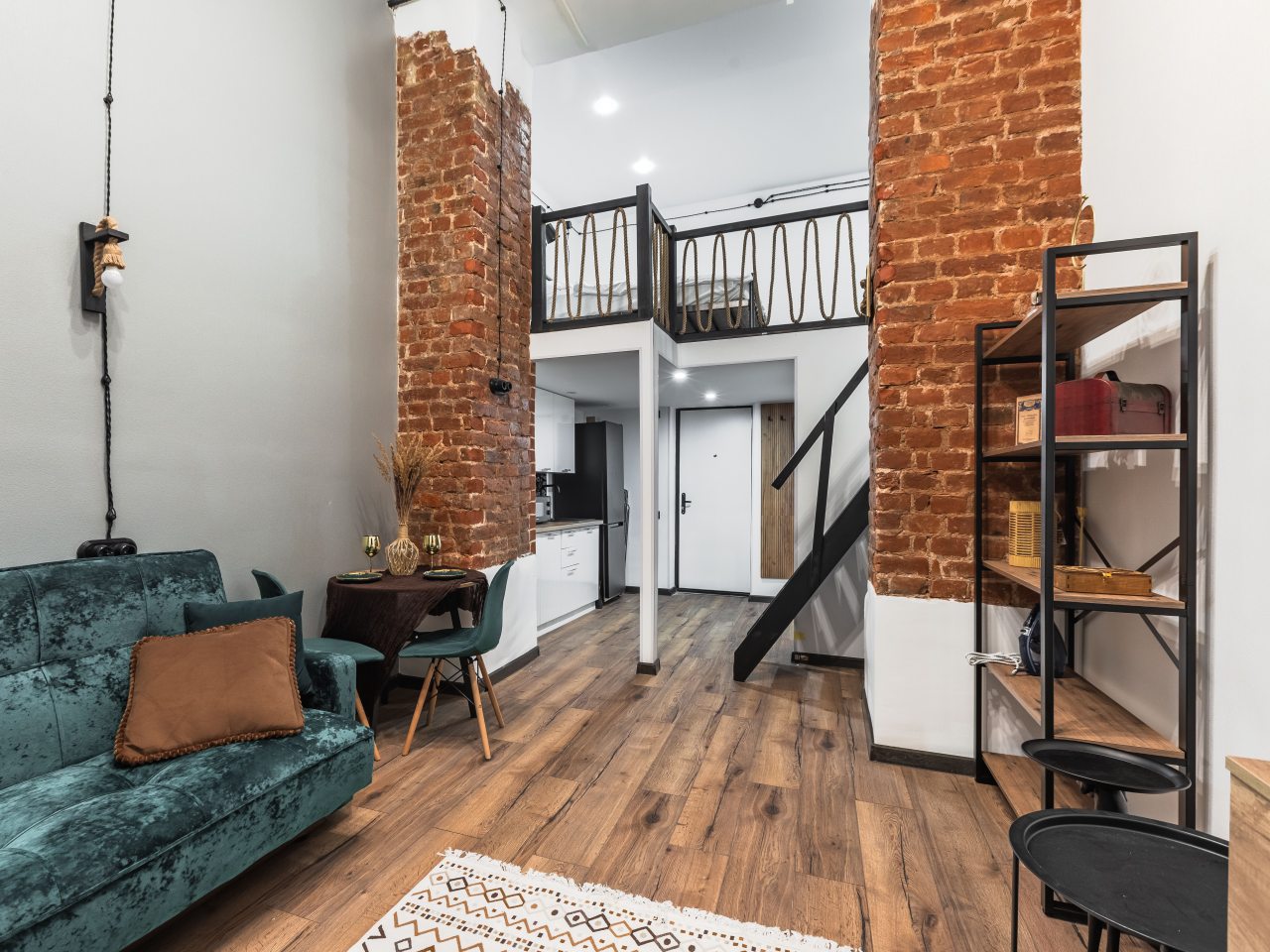 Апартаменты (Студия 1912 на Жуковского №3), Апартаменты 1912 на Жуковского