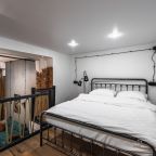 Апартаменты (Студия 1912 на Жуковского №3), Апартаменты 1912 на Жуковского