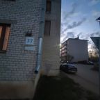 Расположение парковки по отношению к дому