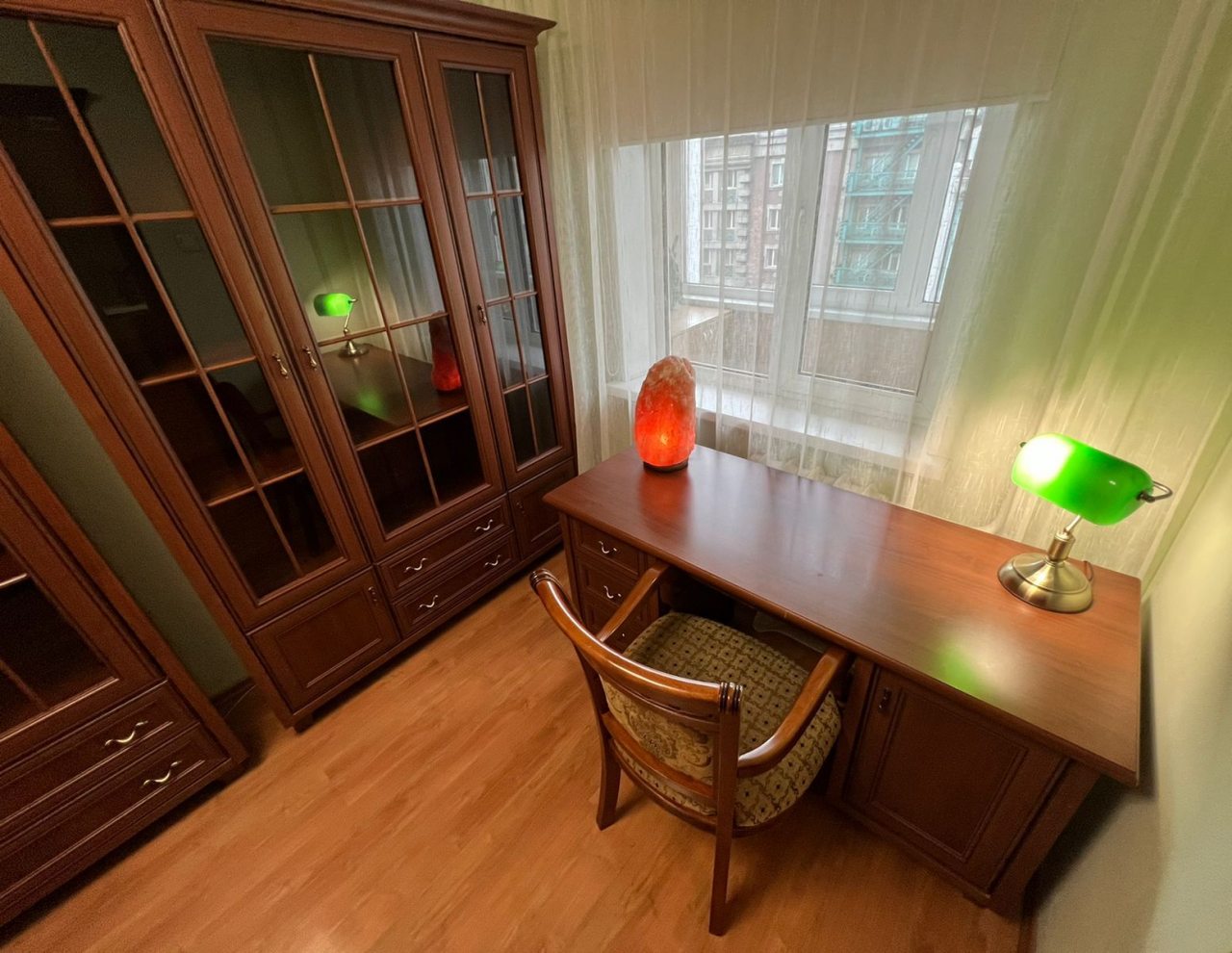 Автостоянка / Парковка, Апартаменты 2-к в Английском стиле в центре города