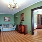 Автостоянка / Парковка, Апартаменты 2-к в Английском стиле в центре города