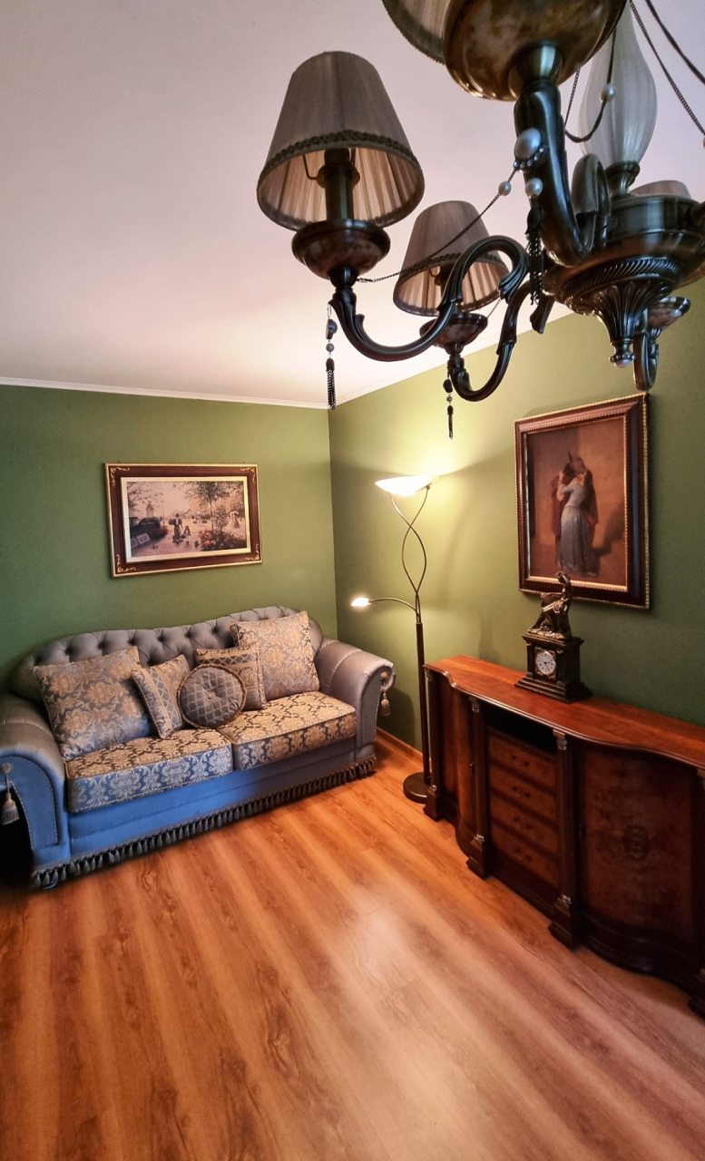 Автостоянка / Парковка, Апартаменты 2-к в Английском стиле в центре города