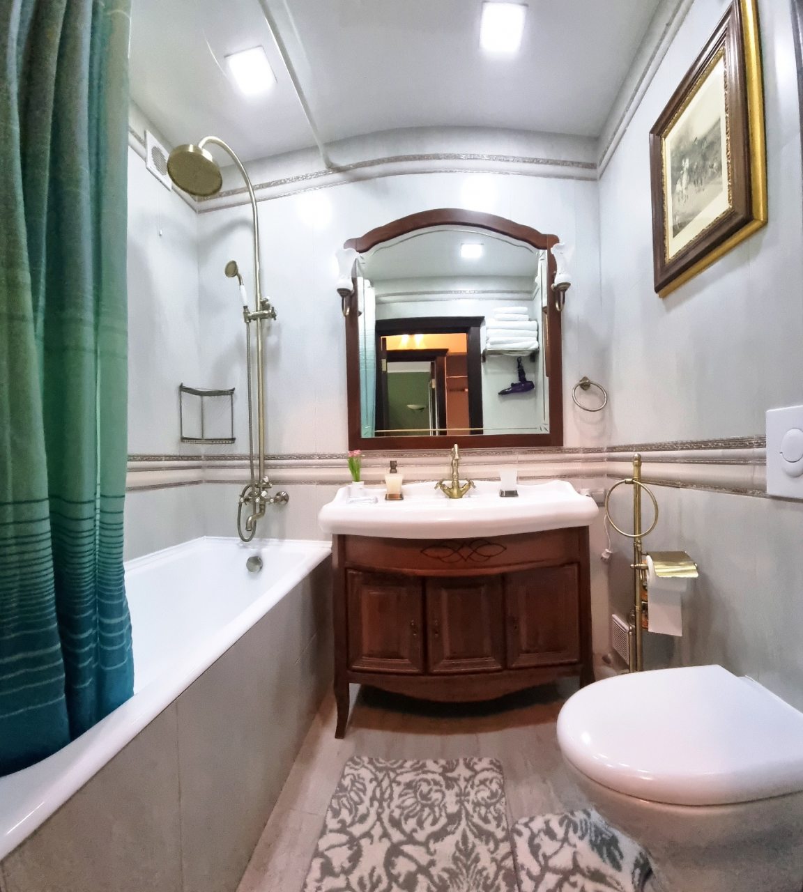 Автостоянка / Парковка, Апартаменты 2-к в Английском стиле в центре города