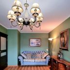 Автостоянка / Парковка, Апартаменты 2-к в Английском стиле в центре города