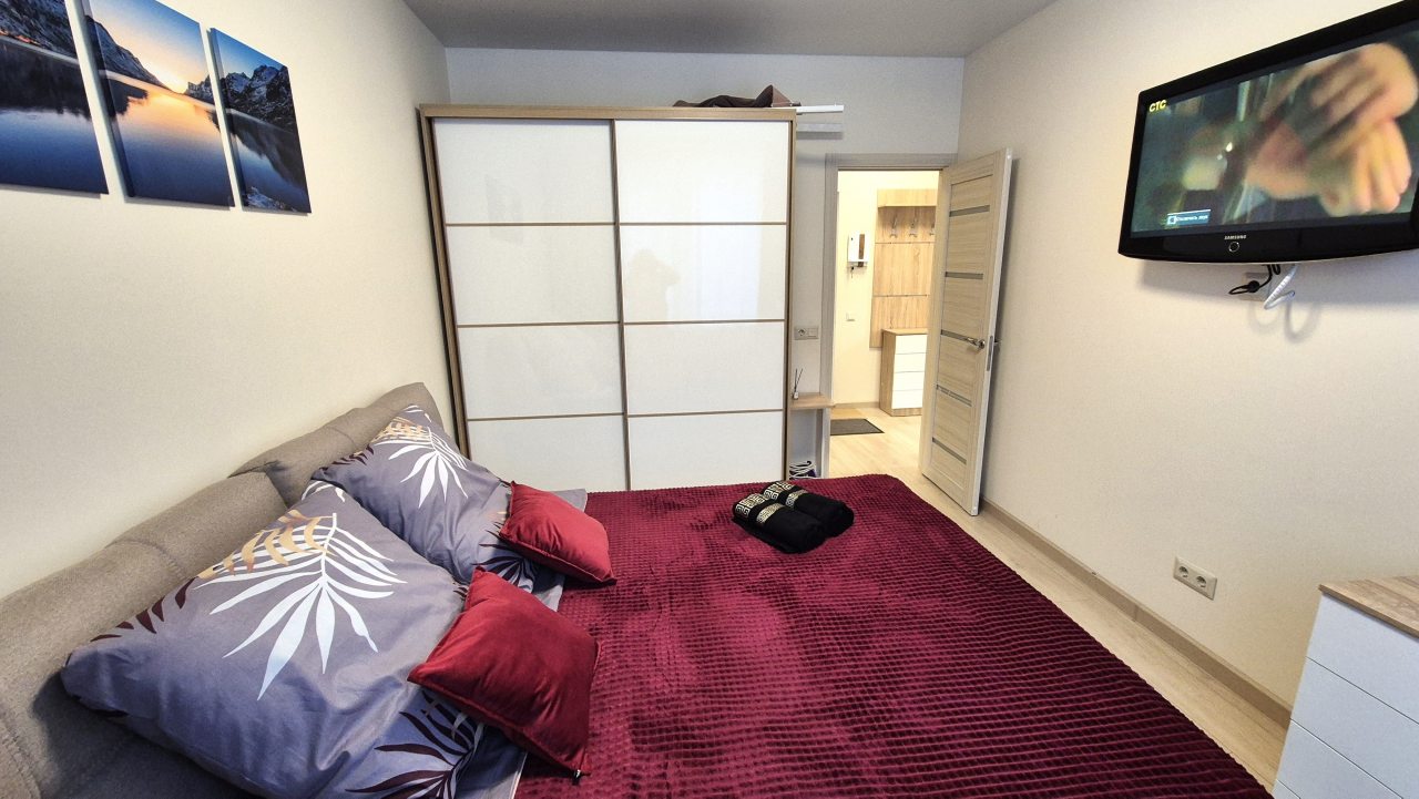 спальня и телевизор