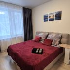 Трёхместный и более, Апартаменты На бульваре Академика Ландау 1