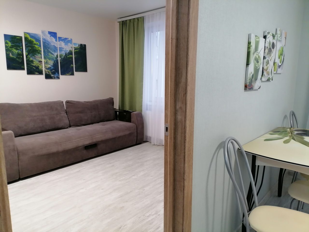 Красивый вид из окна.