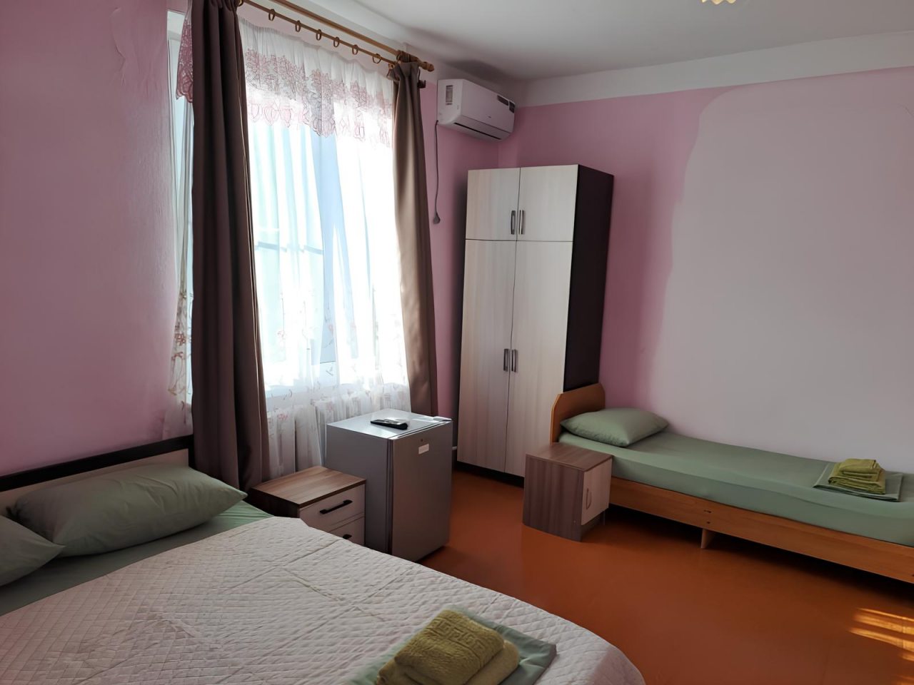 Четырехместный (Номер со всеми удобствами), Гостевой дом Уют