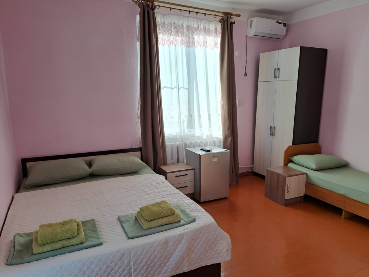 Четырехместный (Номер со всеми удобствами), Гостевой дом Уют