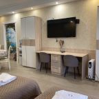 Студио (С террасой (54кв.м.)), Апартаменты Элитные на Декабристов 7