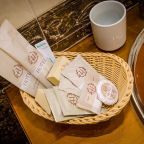 Сьюит (Трёхкомнатные апартаменты с балконом (96кв.м.)), Апартаменты Элитные на Декабристов 7