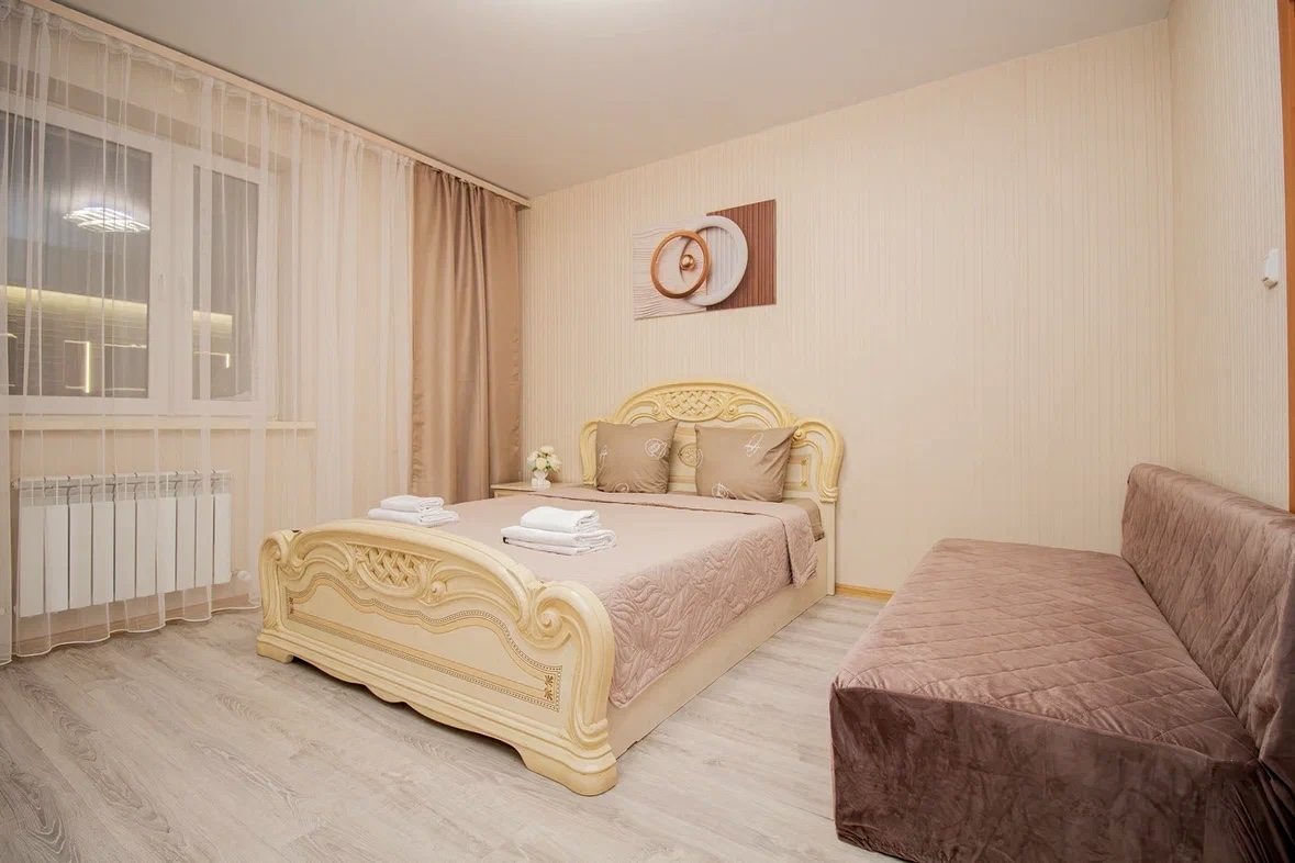 кровать двуспальная