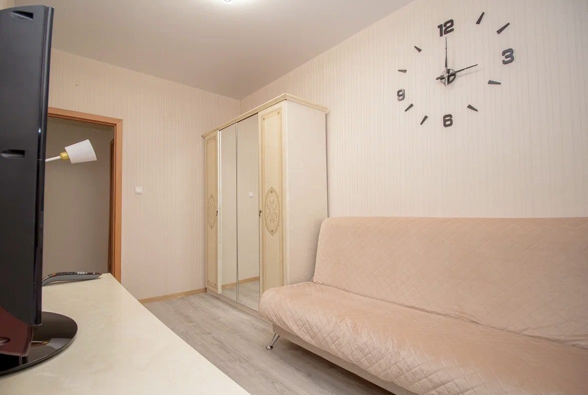 Диван раскладной во второй комнате