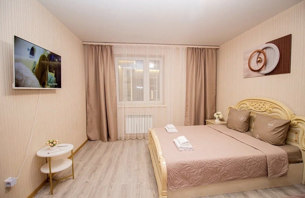 кровать двуспальная