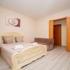 кровать двуспальная