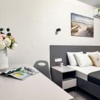 Апартаменты (Четырёхместные "Хай-тек"), Гостевой дом Апарт Июль