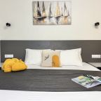 Апартаменты (Четырёхместные "Хай-тек"), Гостевой дом Апарт Июль