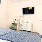 Апартаменты (Колибри двухкомнатные), Гостевой дом Апарт Июль