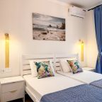 Апартаменты (Колибри двухкомнатные), Гостевой дом Апарт Июль