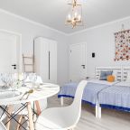 Апартаменты (Пеликан двухкомнатные), Гостевой дом Апарт Июль