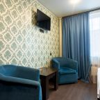 Поздний отъезд, Гостиница Сова Некрасовка