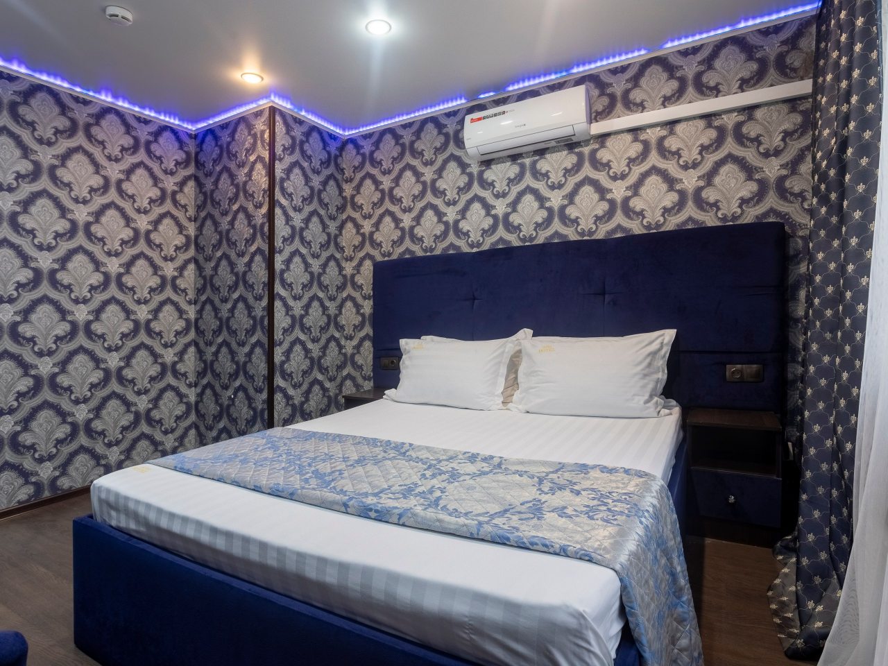 Люкс (Люкс), Гостиница Сова Некрасовка