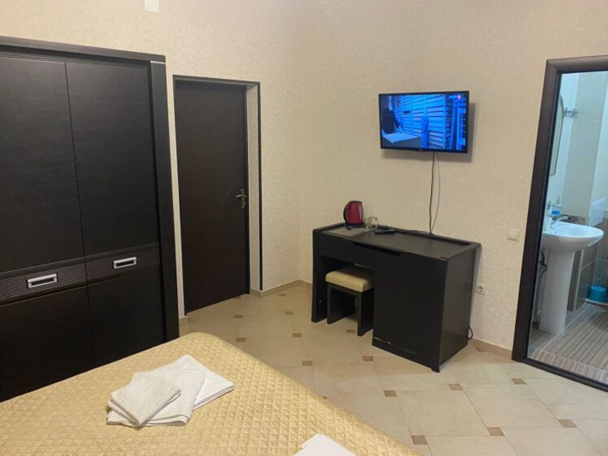 Двухместный номер с двуспальной кроватью и кондиционером