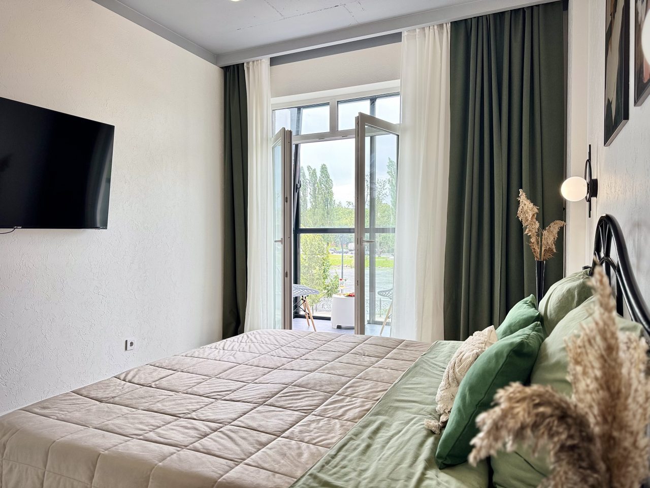 Студио (С балконом и видом на реку), Апартаменты Kenig Holidays в премиум ЖК Рыбная Деревня