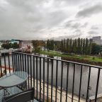 Квартира (С балконом и видом на реку 2к), Апартаменты Kenig Holidays в премиум ЖК Рыбная Деревня