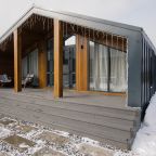 Вид на террасу и вход в барнхаус «Жемчужина»