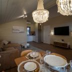 Семейный (Жемчужина), База отдыха EOS