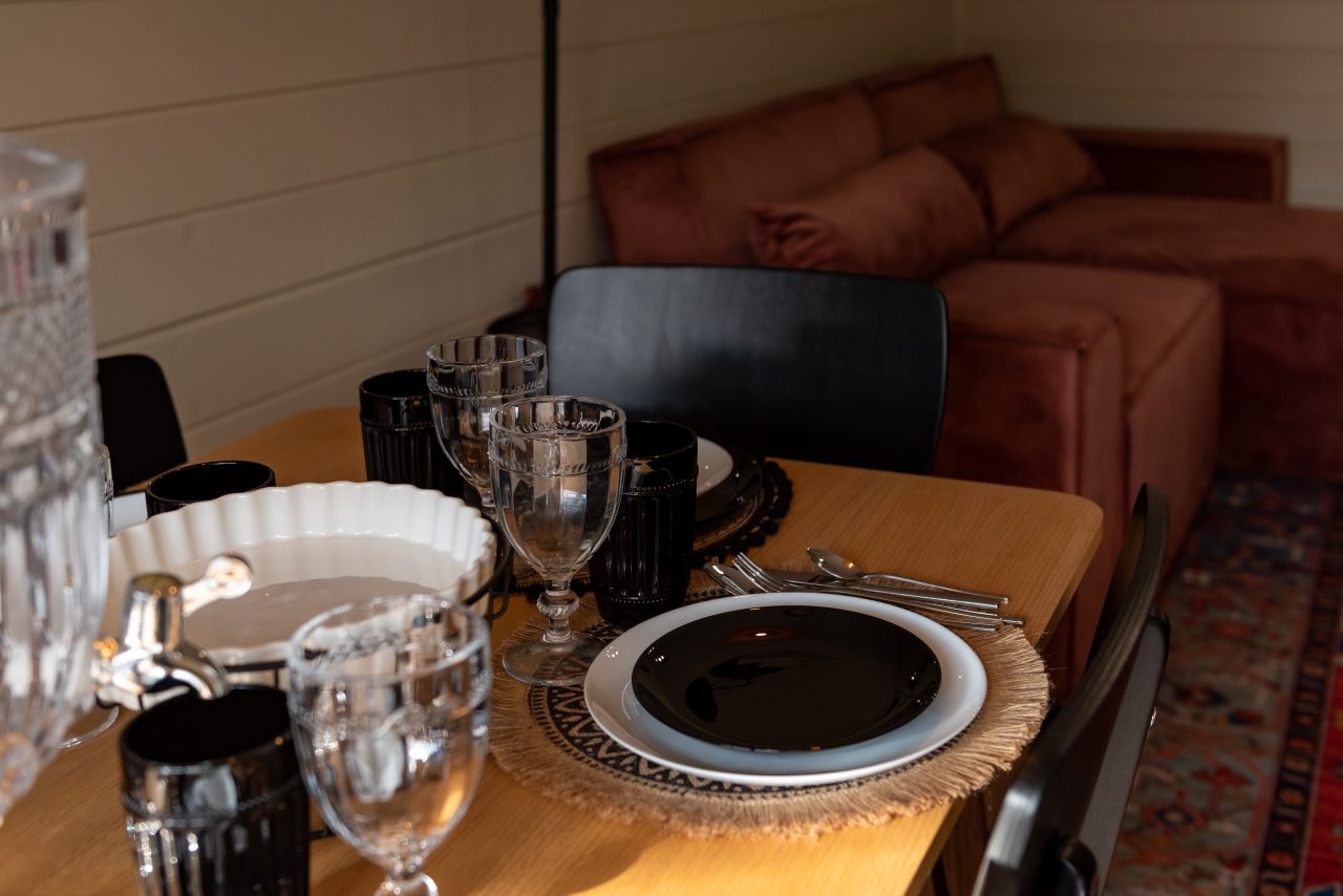 Дом (Жокей), База отдыха EOS