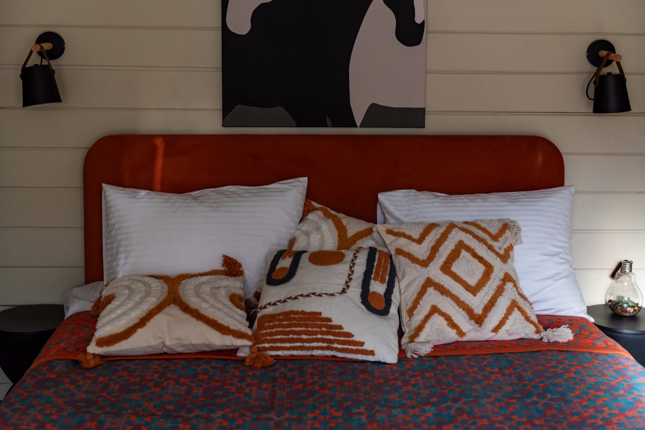 Дом (Жокей), База отдыха EOS