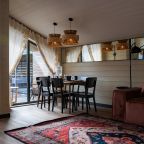 Дом (Жокей), База отдыха EOS