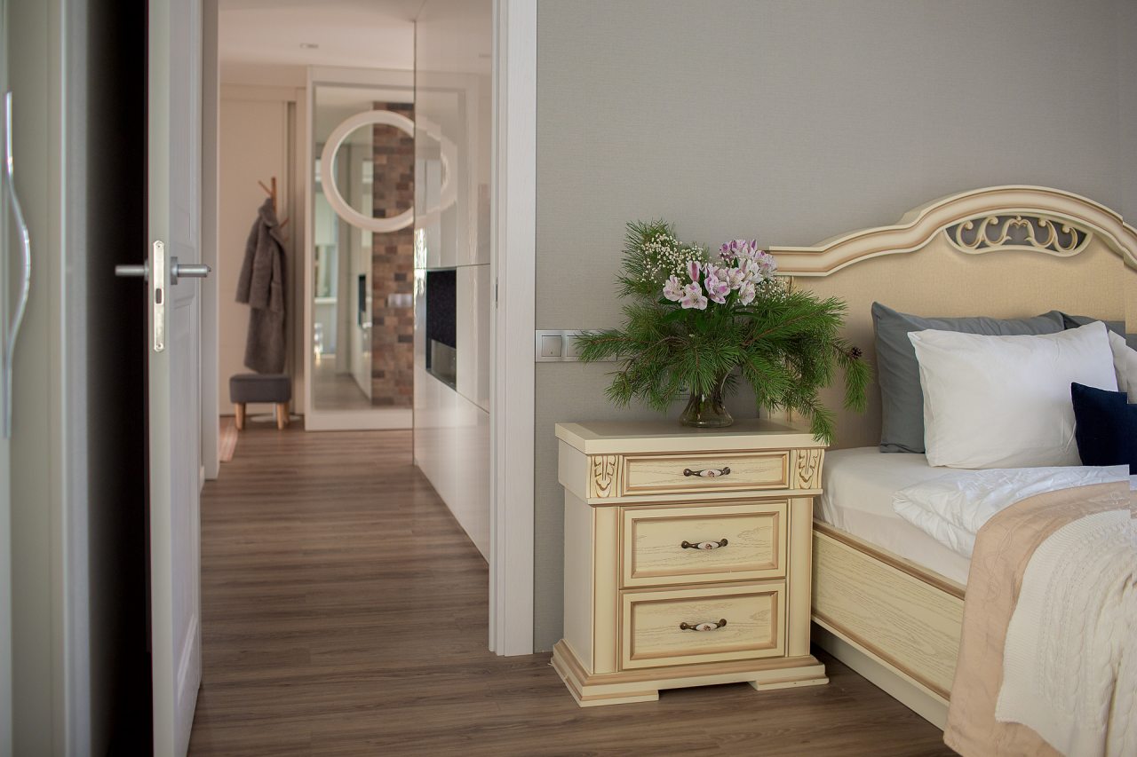 Трёхместный и более, Апартаменты На улице Героя Костина 1