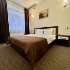 Люкс (Двухкомнатный люкс с кухней), Отель Вятские улочки Алые паруса