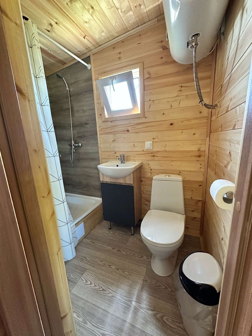 Коттедж (Пpитёcы АЙЛЭНД - Дом 1), Коттедж Притёсы Айлэнд