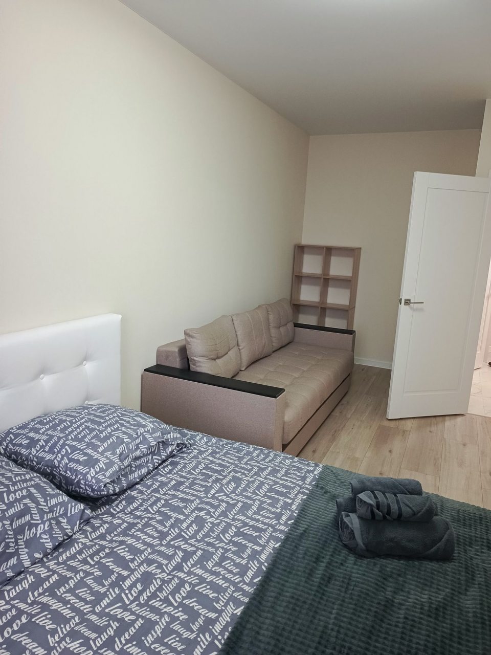 Поздний отъезд, Апартаменты Уютные в ЖК Семейный (Спутник)